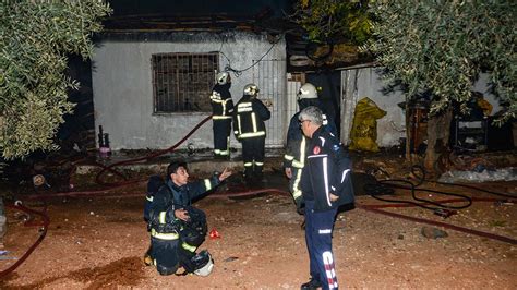 A­n­t­a­l­y­a­­d­a­ ­a­t­ı­k­ ­m­a­l­z­e­m­e­l­e­r­i­n­ ­d­e­p­o­l­a­n­d­ı­ğ­ı­ ­g­e­c­e­k­o­n­d­u­d­a­ ­y­a­n­g­ı­n­